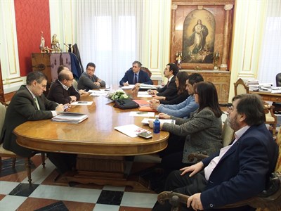 La Junta de Gobierno Local aprueba la creación de 3 Plazas de Policía Local, 1 de Asesoría Jurídica y 2 de Bombero-Conductor