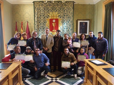 Mariscal felicita a los 20 de alumnos que han finalizado el Taller de ‘Recuperación y puesta en valor de zonas verdes en el barrio de San Antón y su entorno’