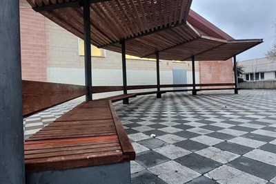 El Ayuntamiento de Cuenca repara alrededor de 1.500 bancos