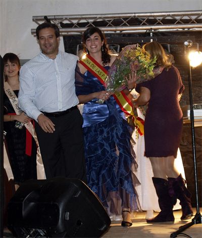 El alcalde felicita las fiestas de la Virgen del Pilar a los vecinos de La Melgosa durante el acto del pregón