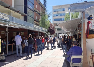 La Feria del Libro trae el domingo un encuentro con el escritor Ignacio Martínez de Pisón y numerosas actividades 