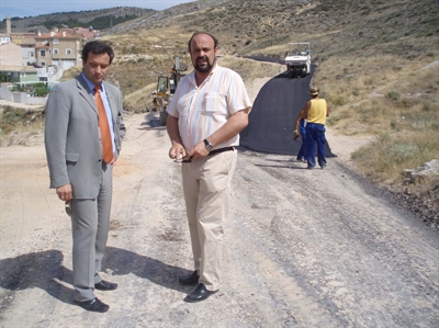 Inicado  el asfaltado del camino de la Cierva que da acceso a la parte alta de Tiradores