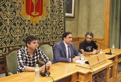 El Ayuntamiento colabora con el documental ‘El último Confín’ dedicado a los indios ayoreos