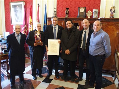 Mariscal es nombrado Hermano Mayor Vitalicio de la Hermandad de La Negación de San Pedro 