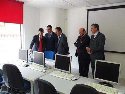 Mariscal se complace en participar en un proyecto que atrae emprendedores y crea empleo  