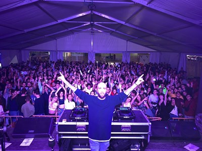 Una veintena de grupos de música actuarán en la Carpa Joven durante las Ferias 