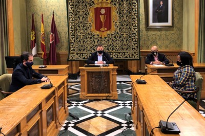 El Ayuntamiento de Cuenca incrementa un 75% el convenio del comercio, hasta 35.000 euros
