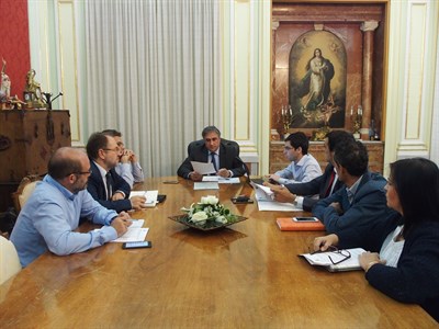 La Junta de Gobierno Local adjudica el servicio de telefonía del Ayuntamiento a ‘Vodafone España’