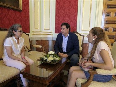 Mariscal se reúne con la Asociacion de Los Tiradores Bajos para solucionar temas como el de la limpieza