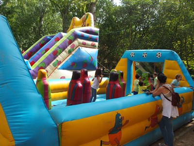 La Feria de San Julián llega a su último día con actividades para niños, tributo a Sabina y música de acordeón