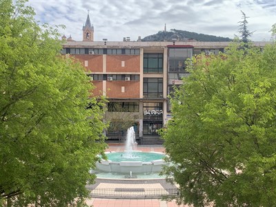 Paso adelante de la JGL para la rehabilitación de la Plaza de España y aledaños, y la ejecución del nuevo edificio del Mercado Municipal