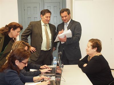 El Ayuntamiento ha tramitado cerca de 1.400 solicitudes para obtener la tarjeta que permitirá viajar gratis en autobús