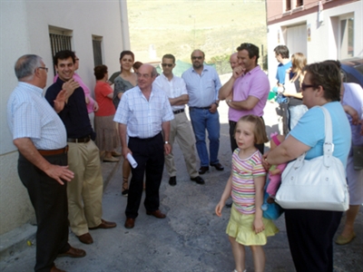 El alcalde anuncia el acondicionamiento de dos caminos que conectan con la parte más inaccesible de Tiradores Altos