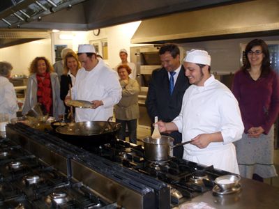 El alcalde destaca la importancia de la formación para los profesionales de la Hostelería
