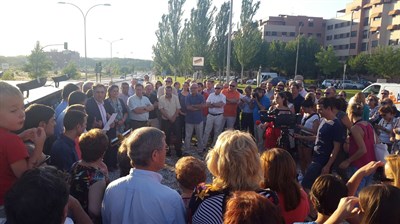 Más de un centenar de personas participan en el homenaje a Miguel Ángel Blanco y las víctimas del terrorismo