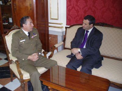 EL ALCALDE RECIBE EN SU DESPACHO AL NUEVO SUBDELEGADO DE DEFENSA, FÉLIX MIGUEL GUTIÉRREZ
