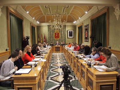 Esther Martínez comparecerá en el próximo Pleno al cumplirse un año de su gestión en la Concejalía de Educación