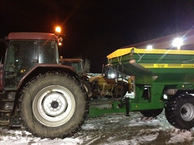 La primera nevada de la ciudad se salda sin incidencias reseñables