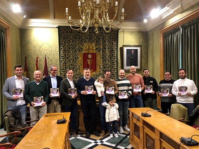 El Ayuntamiento lanza una guía gastronómica con una treintena de recetas conquenses que aúnan tradición y vanguardia