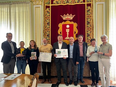 Dolz aplaude el trabajo de la Asociación Cultural CuenCANP por su fomento de la actividad física y del contacto con la naturaleza