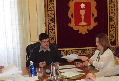 El Ayuntamiento y Banco CCM colaboran para facilitar el pago de recibos a los ciudadanos