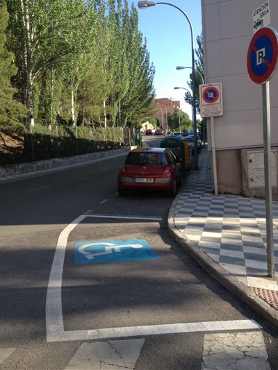 El Ayuntamiento quiere duplicar el número de plazas de aparcamiento reservadas para personas con discapacidad