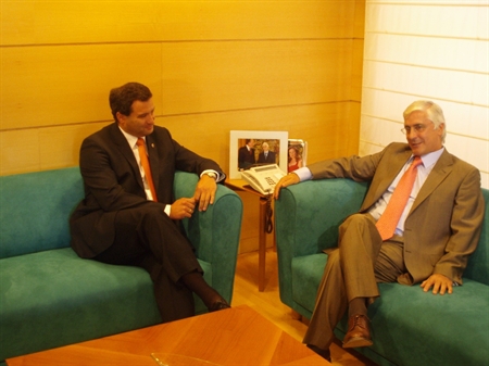 Francisco Pulido solicita a Barreda apoyo para más de treinta proyectos