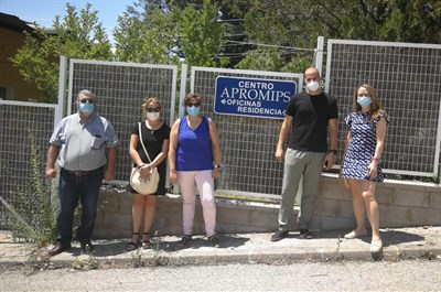 El Ayuntamiento y la Diputación se reúnen con Apromips para mejorar la calidad de vida de las personas con discapacidad