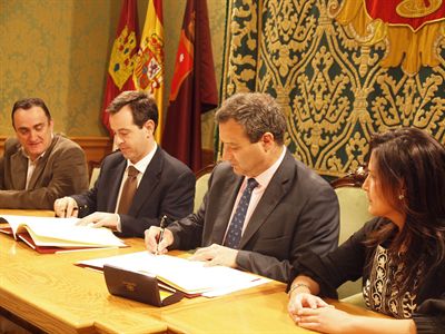 Ayuntamiento y Junta de Cofradías renuevan su compromiso por la Semana Santa de Cuenca