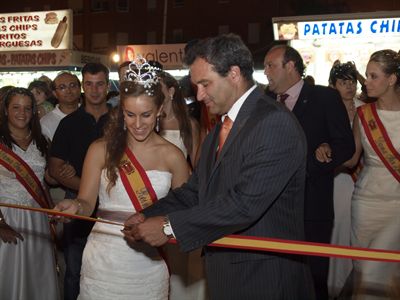 El Alcalde y la Reina de San Julián inauguran el Recinto Ferial