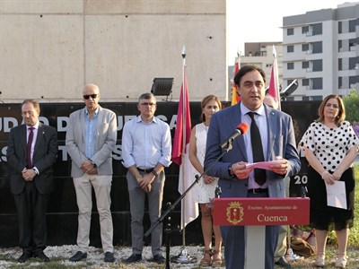 

Miguel Ángel Blanco y todas las víctimas del terrorismo reciben un año más un sentido homenaje de los conquenses