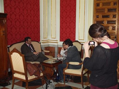 Alumnos del IES Alfonso VIII entrevistan al alcalde de Cuenca