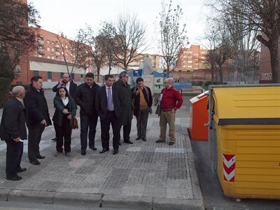 Los vecinos de Santa Mónica solicitan al alcalde una reordenación del tráfico en el barrio