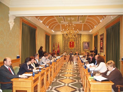 La liquidación del Presupuesto 2013 arroja finalmente un superávit de 350.000 euros