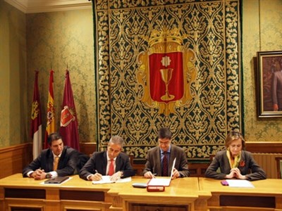 Un total de 18 niños con necesidades de alimentación obtendrán becas de comedor gracias a la Obra Social La Caixa 