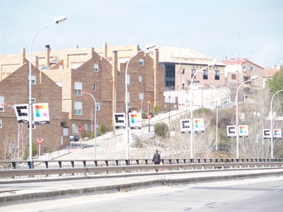 Cuenca se engalana con banderolas para anunciar el 20 Aniversario de Cuenca como Ciudad Patrimonio de la Humanidad 