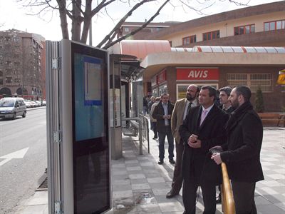 Comienzan a instalarse las marquesinas para la gestión de contenidos dinámicos