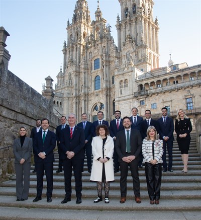 El Grupo de Ciudades Patrimonio aboga por impulsar la promoción internacional en su Asamblea en Santiago de Compostela, en la que ha participado Dolz