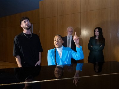 El espectacular musical ‘Cruz de Navajas, el último Mecano’ llega al Teatro Auditorio con más de 20 artistas sobre el escenario