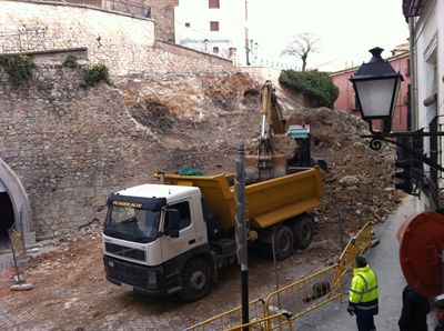 Empiezan a retirar escombros de la c/ Alfonso VIII