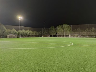 Los campos de fútbol Joaquín Caparrós, Obispo Laplana y Tiradores estrenan iluminación