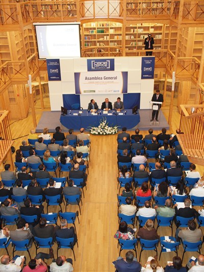 Dolz insta a las instituciones a “tomar ejemplo” de los jóvenes empresarios y “emprender” en proyectos de futuro 