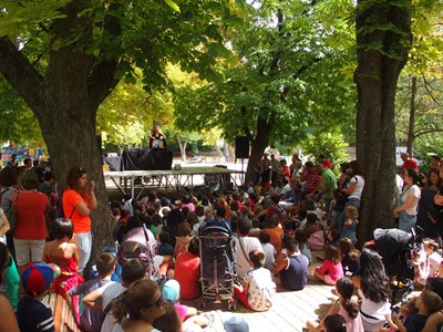 El tributo a Manolo García y a Marea, y la representación de la obra ‘El médico a palos’, protagonistas de la jornada del martes