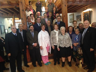 Mariscal se siente orgulloso y dice que no encuentra mejor uso del edificio municipal del Centro de Mayores San Pedro que el que este colectivo le está dando