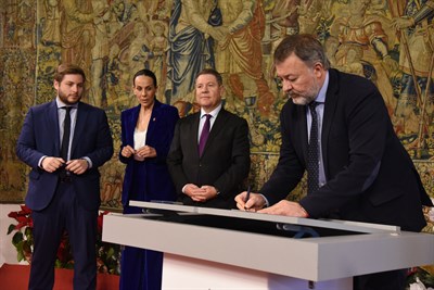 Dolz y Page firman el convenio de colaboración para la mejora de la accesibilidad del barrio de Las Cañadillas 