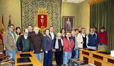 El Colegio Infantas de España gana el I Concurso de Balcones Engalanados