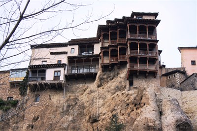 Las Casas Colgadas se iluminarán de color rosa para conmemorar el Día Mundial contra el Cáncer de Mama