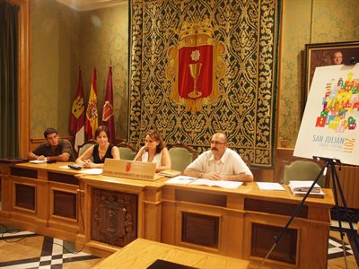 Presentación del programa y el cartel de las Fiestas de San Julián 2011.