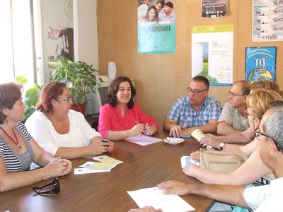 El Ayuntamiento estudiará la inclusión de FAVECU en todos los consejos de participación