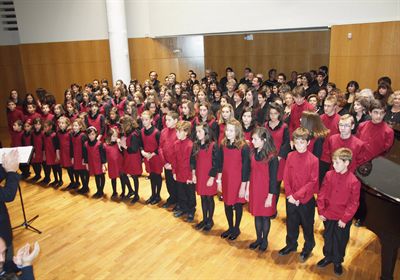 Francisco Javier Pulido y Fortunato Saiz de la Iglesia apadrinan la Escolanía y el Orfeón "Ciudad de Cuenca" el día de su presentación oficial